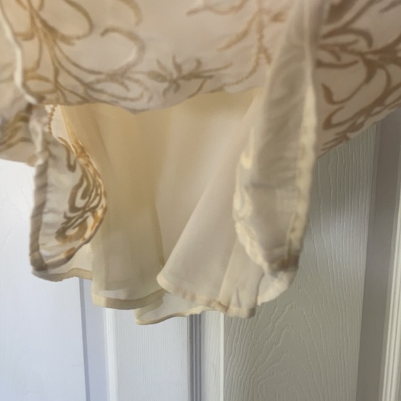 Old Navy camisole top, cream color, XS, NWT.  Great with blazer. - Picture 6 of 7